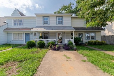 Well maintained, tenant occupied 1,275 sf, 3-bedroom, 2.5 bath - photo 2