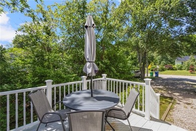 Nestled on a quiet dead-end street in Kingston, this spacious - photo 32