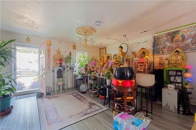 Well maintained, tenant occupied 1,275 sf, 3-bedroom, 2.5 bath - photo 4