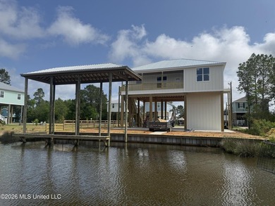Beautiful canal-front home just minutes from downtown Bay St - photo 1