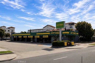 Rare opportunity to acquire a highly visible commercial property - photo 1