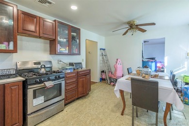 Welcome into, a spacious and versatile residence ideally located - photo 7
