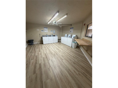 This is beautifully updated 2/2 condo which is a perfect blend