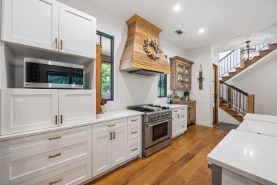 Deeded Stunning Custom-Built Home - photo 13