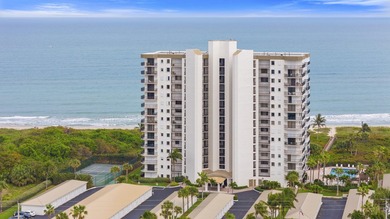 RARE 3 BEDROOM/2BATH CORNER UNIT WITH TWO GARAGES! Step inside - photo 1
