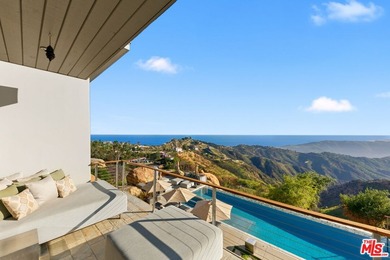 Jaw-dropping ocean views from this architectural masterpiece - photo 18