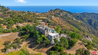 Jaw-dropping ocean views from this architectural masterpiece - photo 33