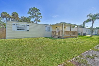 Great opportunity in the community of Green Acres, minutes from - photo 2