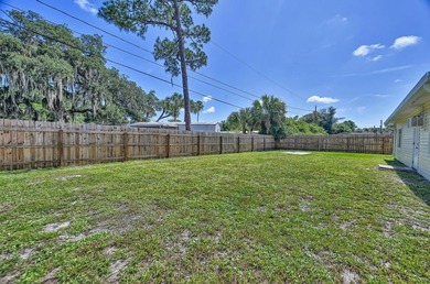 Great opportunity in the community of Green Acres, minutes from - photo 8