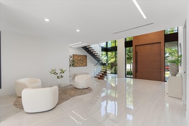 Architectural Modern Masterpiece in Victoria Park Landscaped - photo 9