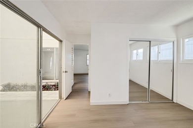 Welcome to this beautifully refreshed 4-bedroom, 2-bathroom - photo 13