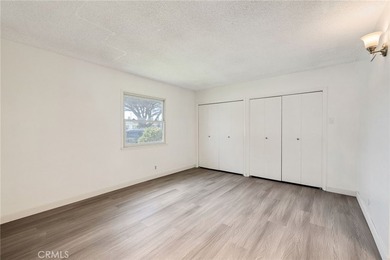 Welcome to this beautifully refreshed 4-bedroom, 2-bathroom - photo 17