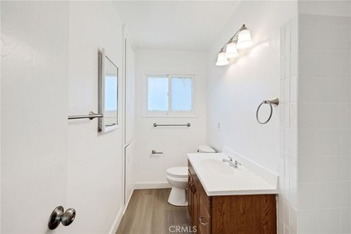 Welcome to this beautifully refreshed 4-bedroom, 2-bathroom - photo 18