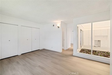 Welcome to this beautifully refreshed 4-bedroom, 2-bathroom - photo 20