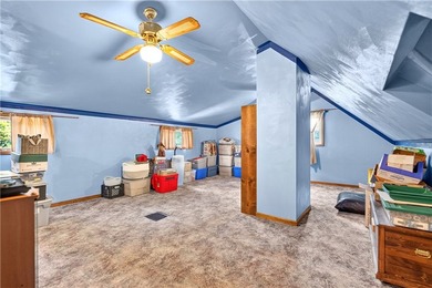 Spacious 3 Bedroom on Fabulous Corner Lot offering exceptional - photo 31