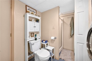 Spacious 3 Bedroom on Fabulous Corner Lot offering exceptional - photo 33