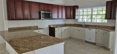 Huge price drop for quick sale. Extra large home on an Acre land - photo 8