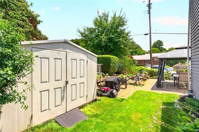 Spacious 3 Bedroom on Fabulous Corner Lot offering exceptional - photo 42