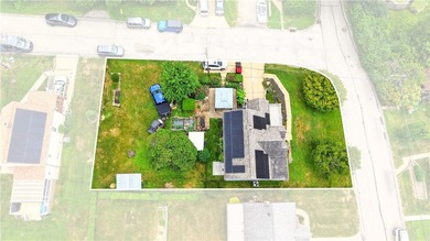 Spacious 3 Bedroom on Fabulous Corner Lot offering exceptional - photo 46