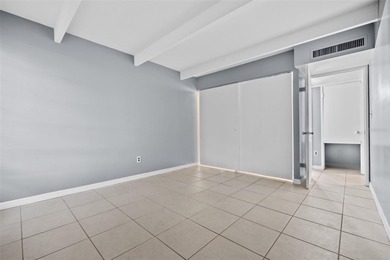Welcome to this 1 bedroom 1 bathroom villa.  A clean and cozy - photo 11