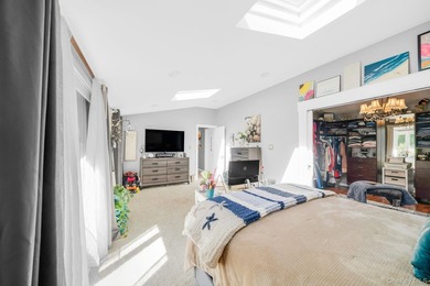 Welcome to 4 Cabin Lane, East Setauket, a well maintained 4 - photo 11