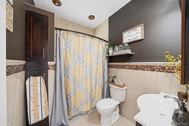 Welcome to 4 Cabin Lane, East Setauket, a well maintained 4 - photo 15