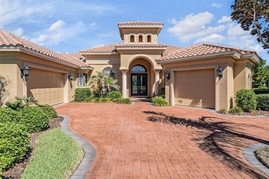 EXQUISITE and professionally decorated, this exceptional Arthur - photo 16
