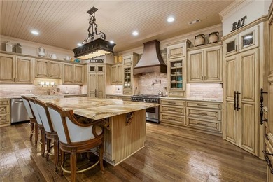 Welcome to The Crabapple Cottage, a dreamy craftsman estate - photo 17