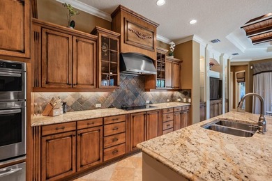 EXQUISITE and professionally decorated, this exceptional Arthur - photo 19