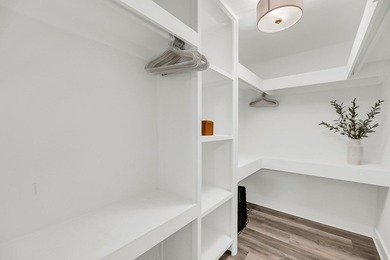 Welcome to this beautifully maintained, fully furnished - photo 21