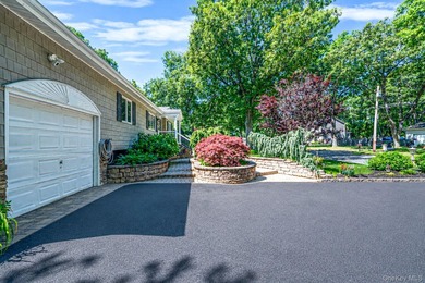 Welcome to 4 Cabin Lane, East Setauket, a well maintained 4 - photo 23