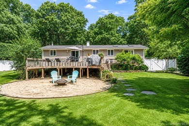 Welcome to 4 Cabin Lane, East Setauket, a well maintained 4 - photo 25