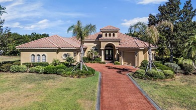 EXQUISITE and professionally decorated, this exceptional Arthur - photo 26