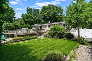 Welcome to 4 Cabin Lane, East Setauket, a well maintained 4 - photo 27
