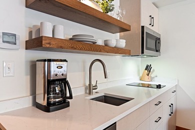Completely remodeled condo in the Lodge at Osprey Meadows in - photo 5