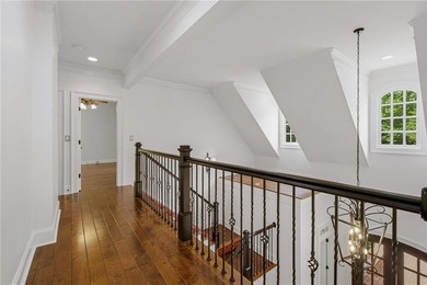 Welcome to The Crabapple Cottage, a dreamy craftsman estate - photo 41