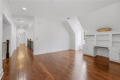Welcome to The Crabapple Cottage, a dreamy craftsman estate - photo 43