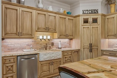 Welcome to The Crabapple Cottage, a dreamy craftsman estate - photo 50