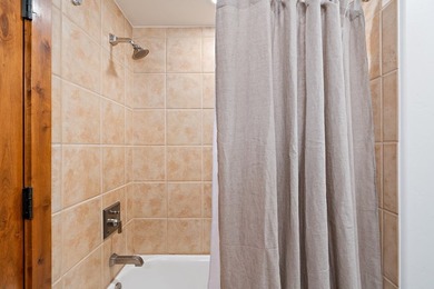 Completely remodeled condo in the Lodge at Osprey Meadows in - photo 10