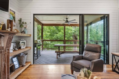 Deeded Stunning Custom-Built Home - photo 8