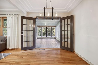 Beautiful 4 Bedroom, 3 Bathroom home located in the heart of - photo 12