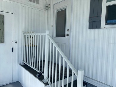 Welcome to Paradise!! Harbor Cove is a premier 55+ WATERFRONT - photo 4