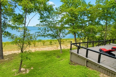 Wake up to breathtaking waterfront views and experience the best - photo 14