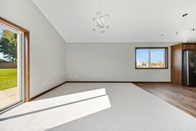 301 Gateway Parkway - photo 15