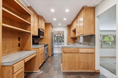 Beautiful 4 Bedroom, 3 Bathroom home located in the heart of - photo 19