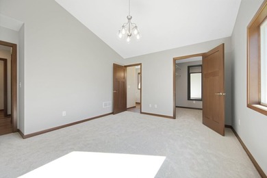 301 Gateway Parkway - photo 19