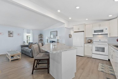 Welcome to Paradise!! Harbor Cove is a premier 55+ WATERFRONT - photo 10