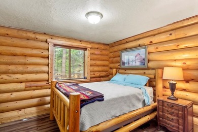 WELL MAINTAINED LOG HOME CLOSE TO LAKE! Two forested lots - photo 22