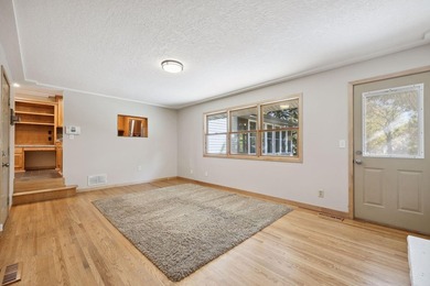 Beautiful 4 Bedroom, 3 Bathroom home located in the heart of - photo 24
