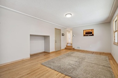Beautiful 4 Bedroom, 3 Bathroom home located in the heart of - photo 25